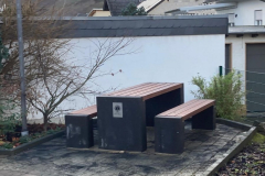 Die Sitzgruppe ist fertiggestellt