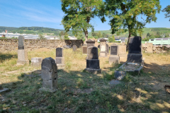 Blick auf die Grabsteine