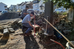 Schosch bei der Arbeit